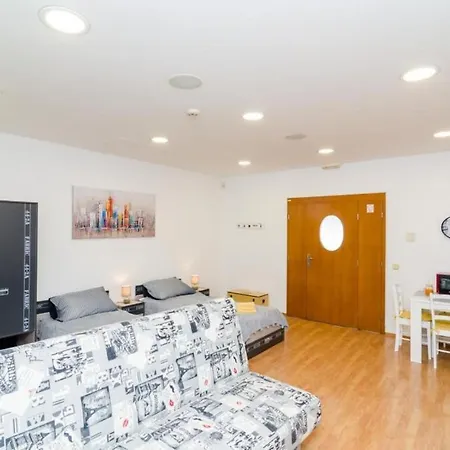 Apartment Midnight City - Studio With Balcony And City View